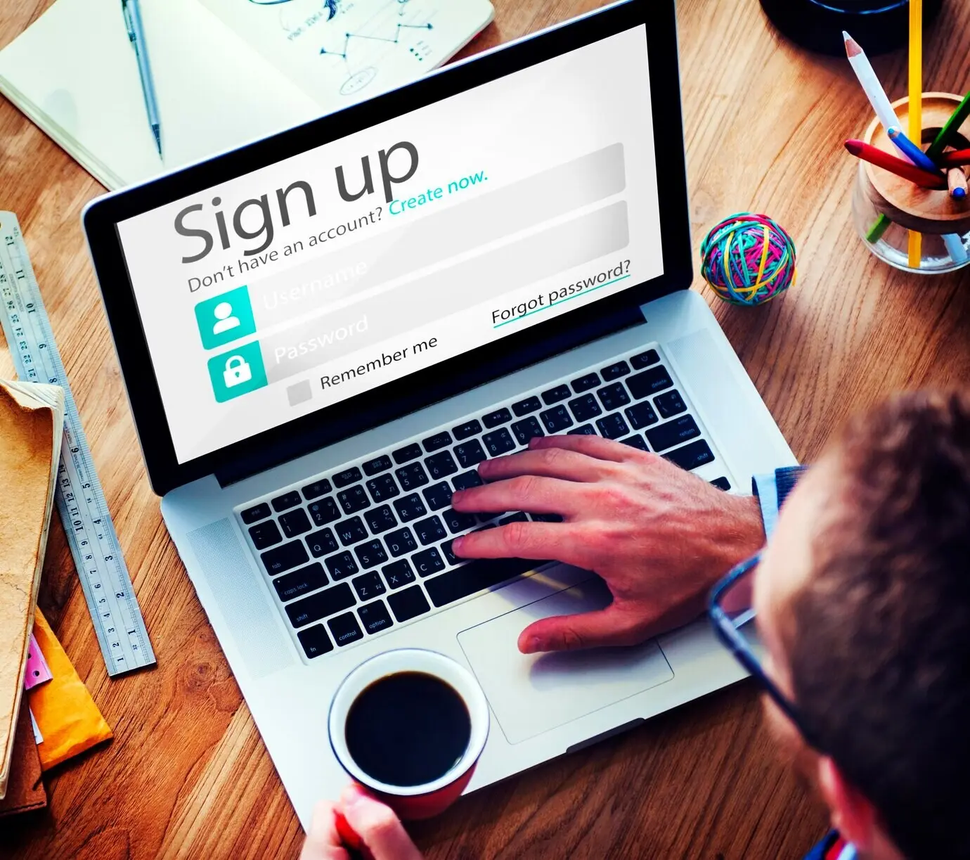 Concepto de registro o inscripción en línea en Internet y en la web.